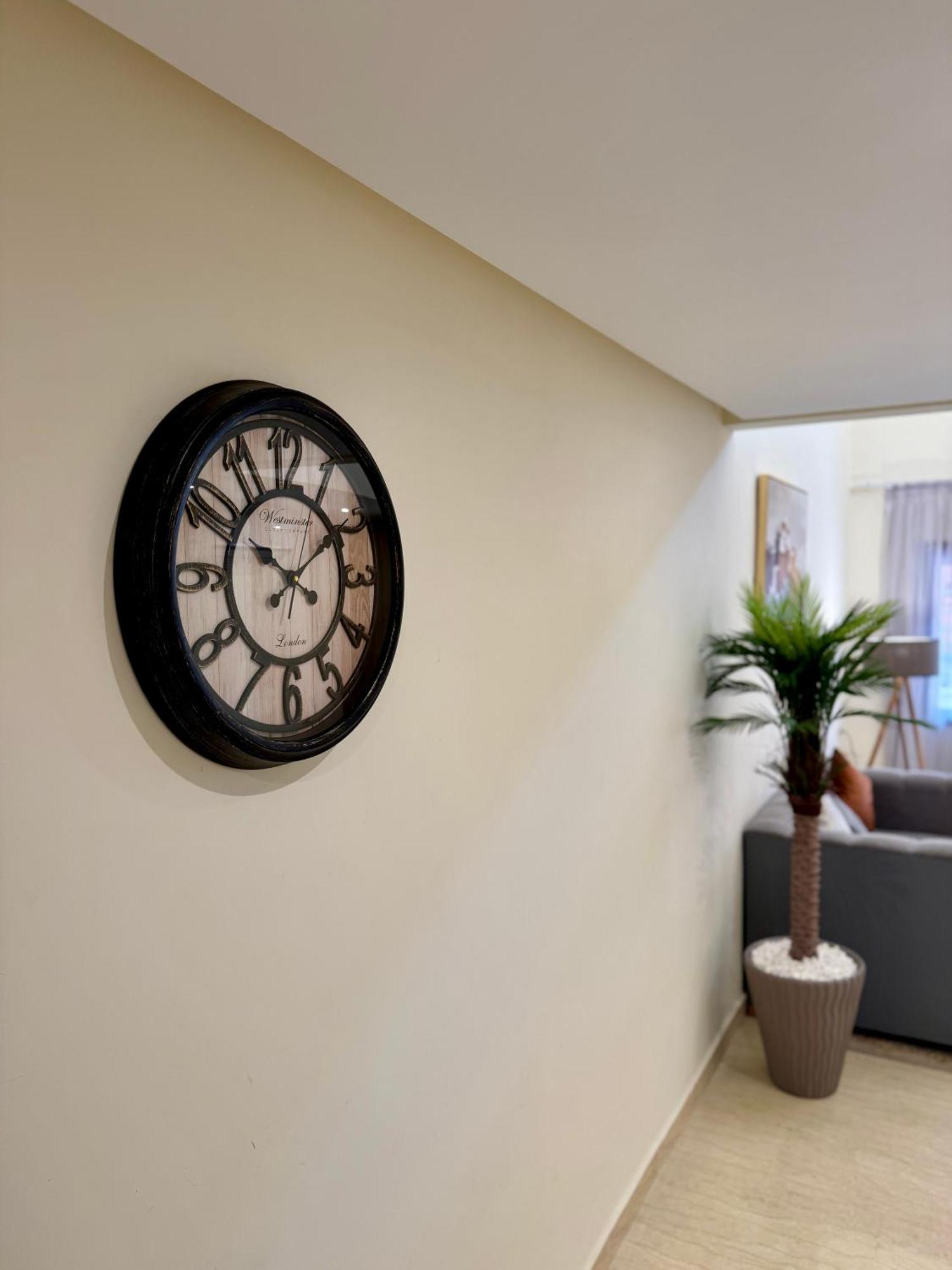The Cosy Duplex With Gym Access & Near Mall, Palooza Apartment *